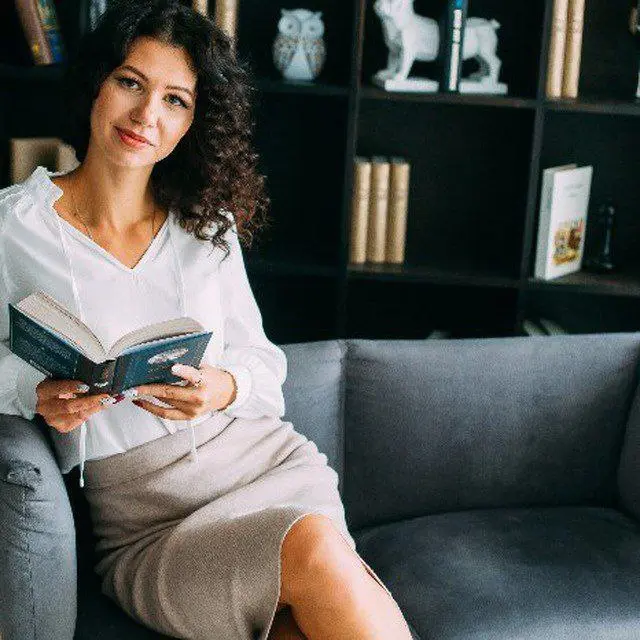 Групповая терапевтическая программа 'Отношения с собой и проявленность'