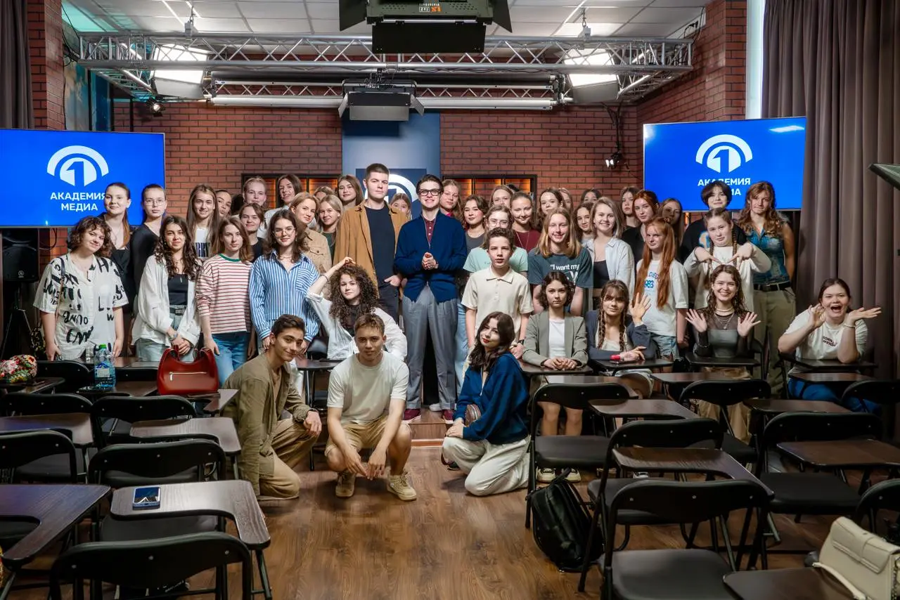 Заключительная в этом учебном году творческая встреча: в гостях у Первой Академии медиа – артист лейбла ALLSTARS MUSIC Фогель