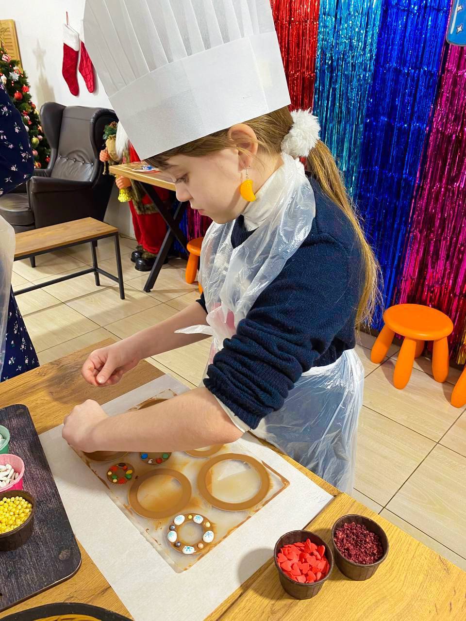 Скидка 25% на новогодние программы с мастер-классами и дегустациями в шоколадную мастерскую «РУ.ДО»