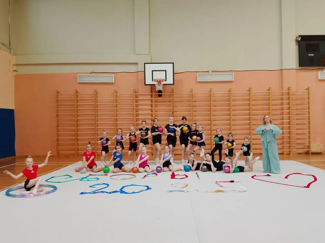 Летние тренировки по художественной гимнастике с тренером Русаковой Надеждой Анатольевной