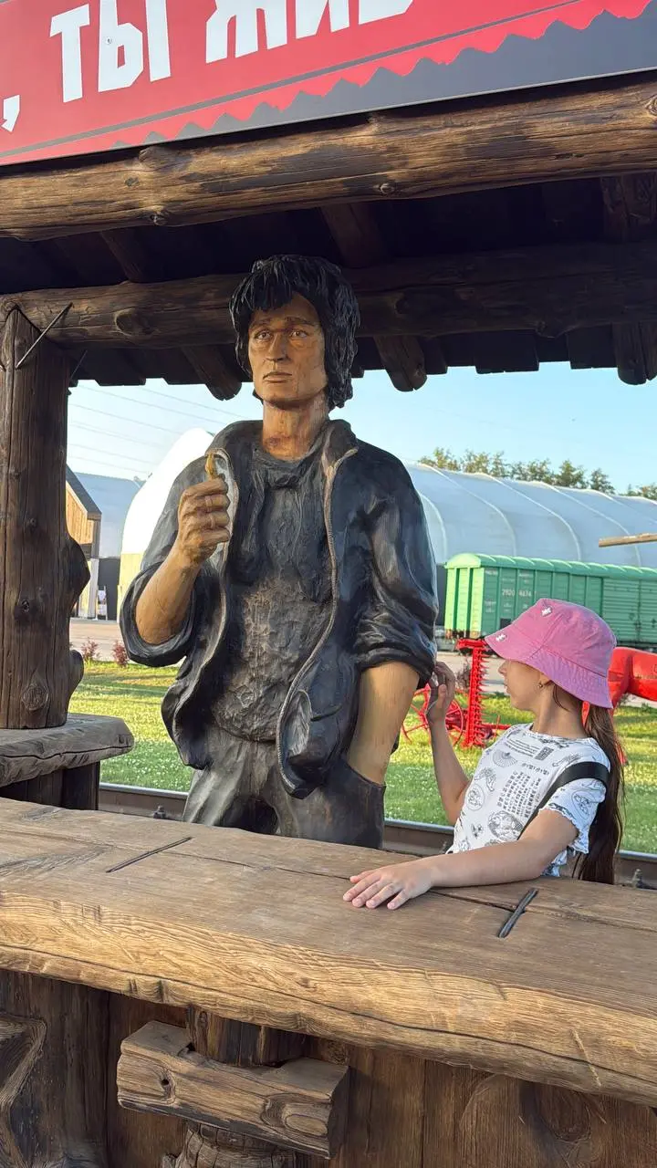 Финал фестиваля по скульптурам, мотивам из сказок и стрит-арт в день рождения Виктора Цоя