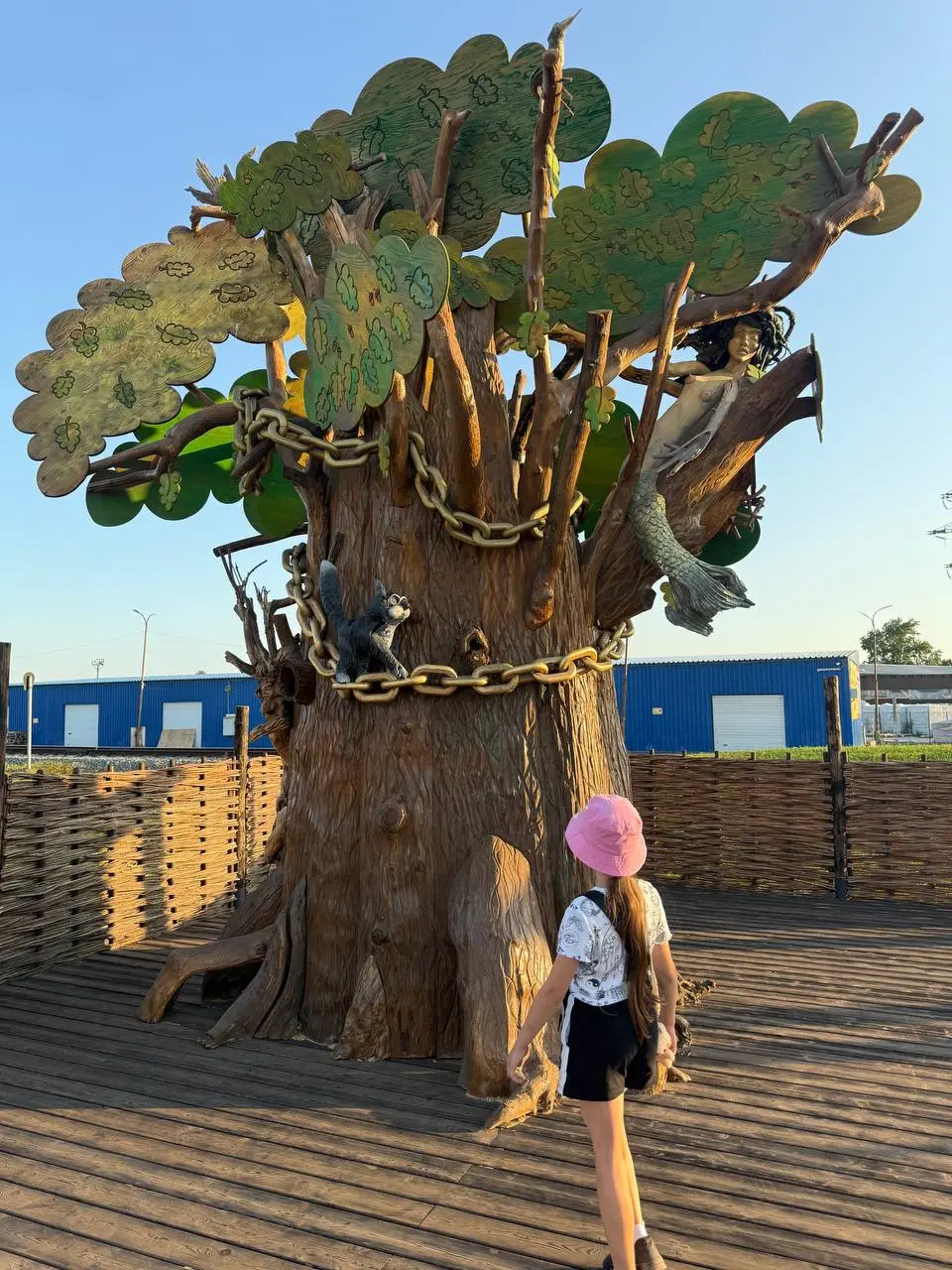 Финал фестиваля по скульптурам, мотивам из сказок и стрит-арт в день рождения Виктора Цоя