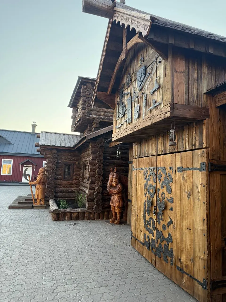 Финал фестиваля по скульптурам, мотивам из сказок и стрит-арт в день рождения Виктора Цоя