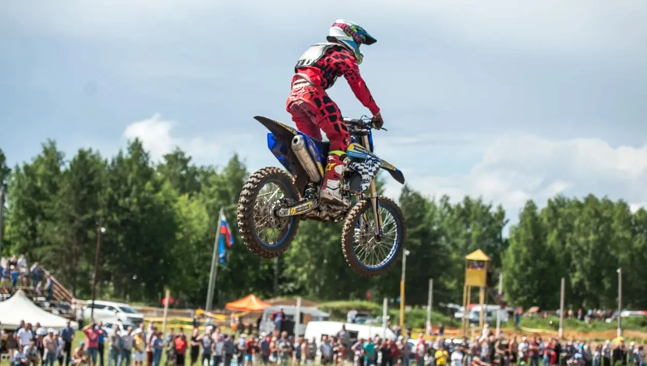 День соревнований по мотоциклетному спорту (мотокроссу)