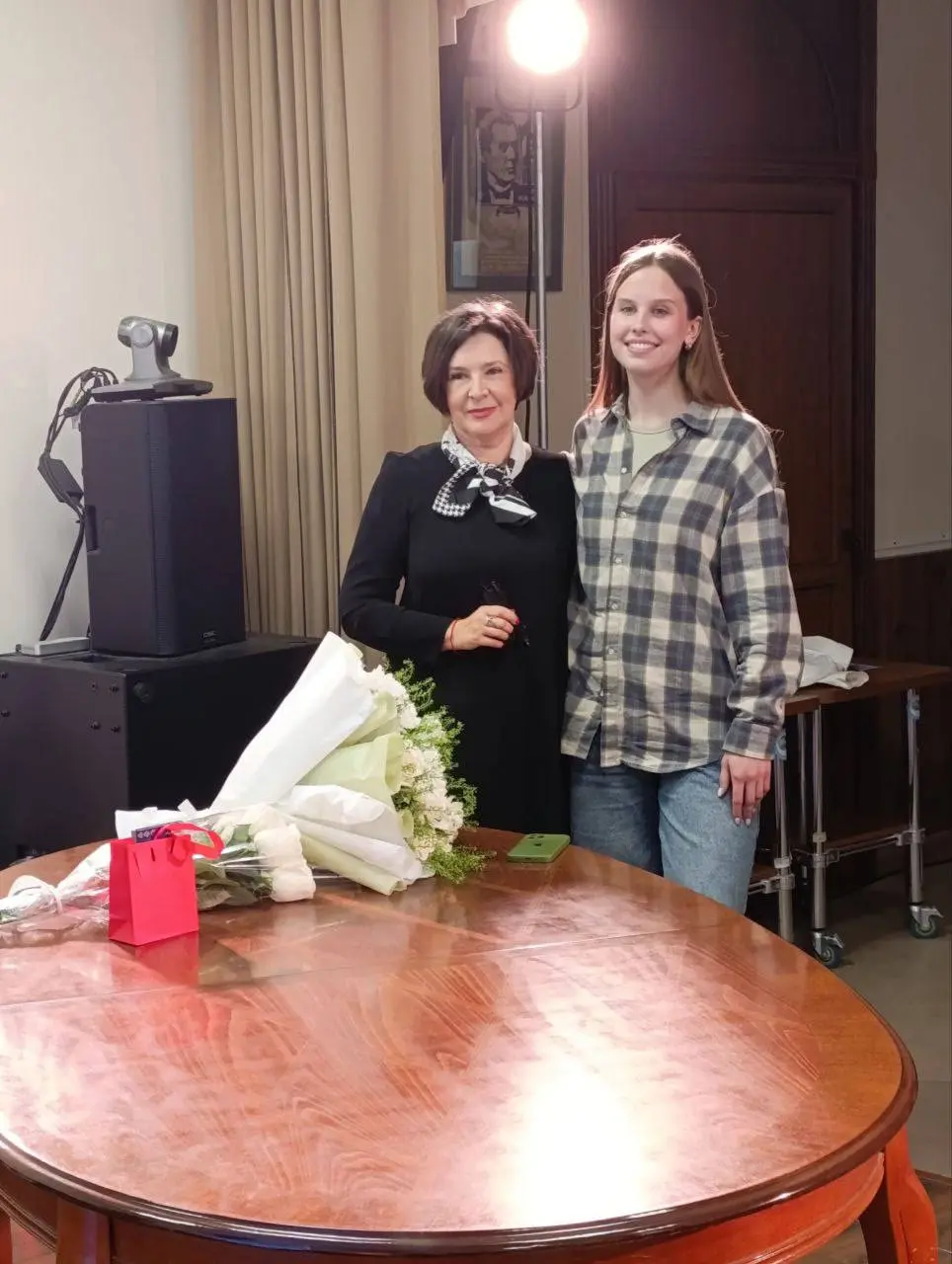 Магия театра «На набережной» — «Идеальный квадрат» Елены Рониной