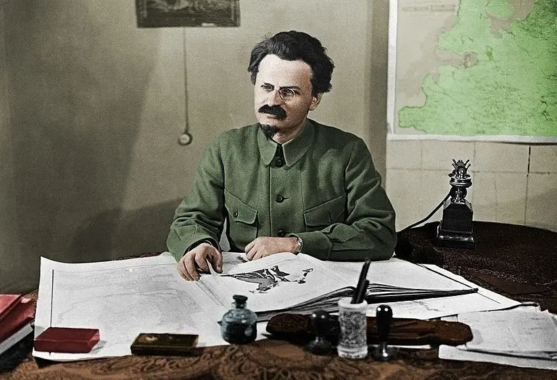 Город трех революций