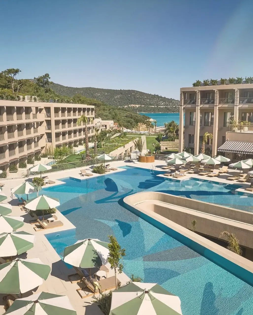 Тусовка и выступление DJ в отеле Hyde Bodrum 5*