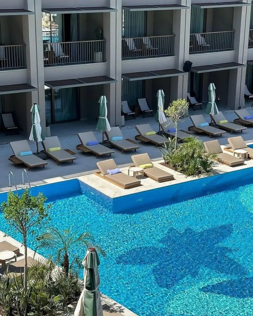 Тусовка и выступление DJ в отеле Hyde Bodrum 5*