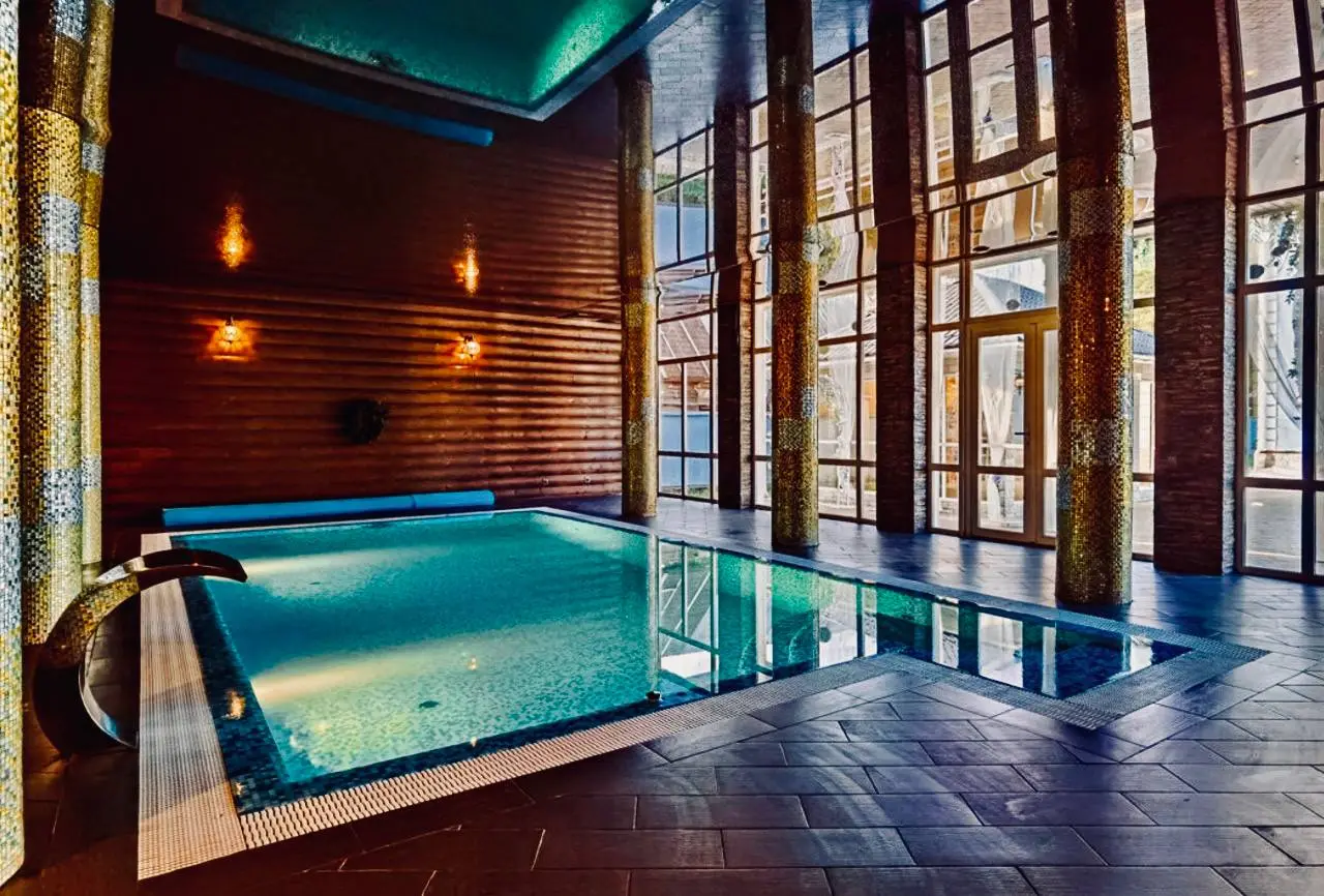 LUXURY SIN HOTEL 19.07