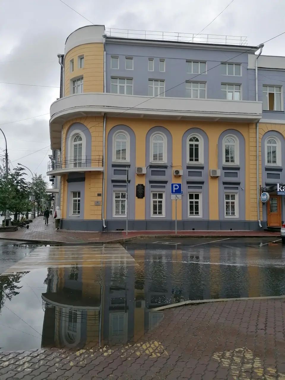 Пешая групповая экскурсия «Красная линия» о любви знаменитых людей, которые жили в Иркутске