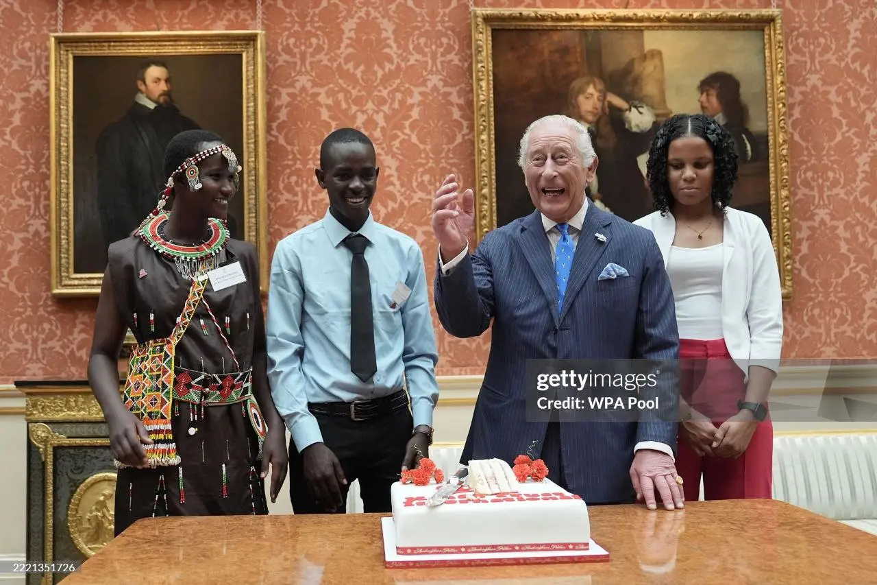 Король провел прием в Букингемском дворце