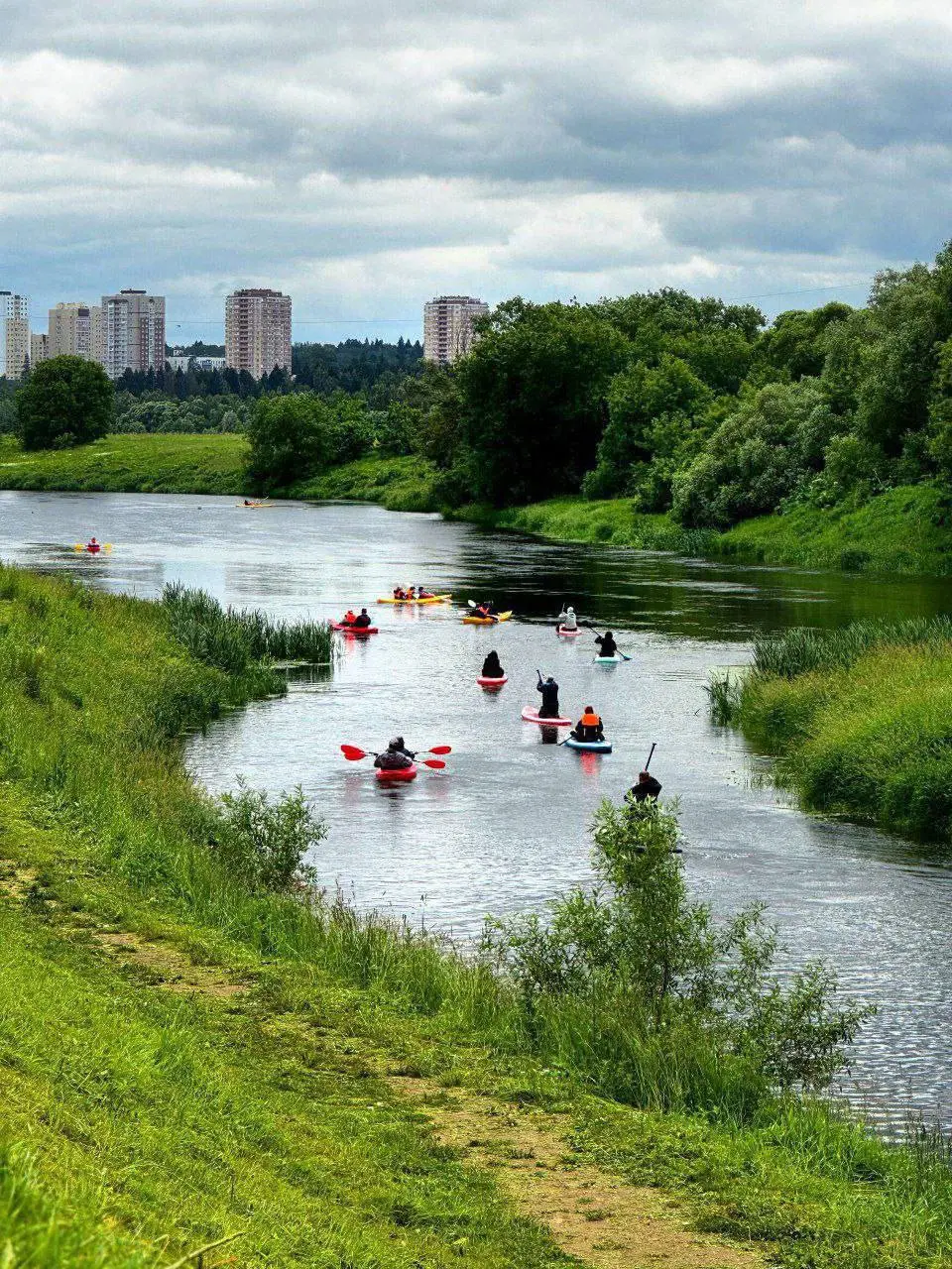 Сплав по Москва-реке на каяках и сапбордах в Звенигороде