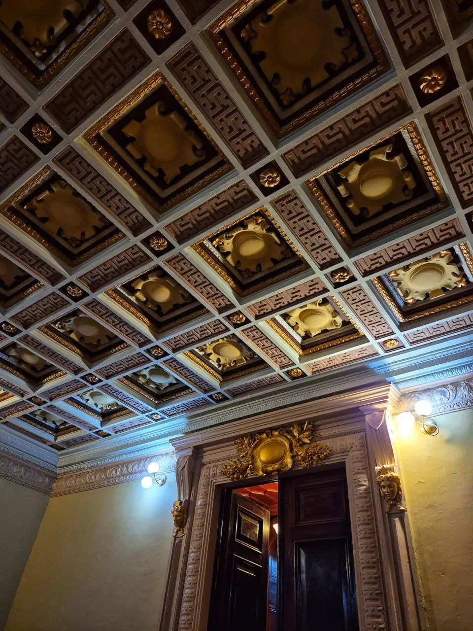 ВЕЛИКОЛЕПНЫЙ ОСОБНЯК МИЛЛИОНЕРА - КОЛЛЕКЦИОНЕР АЛЕКСЕЯ МОРОЗОВА