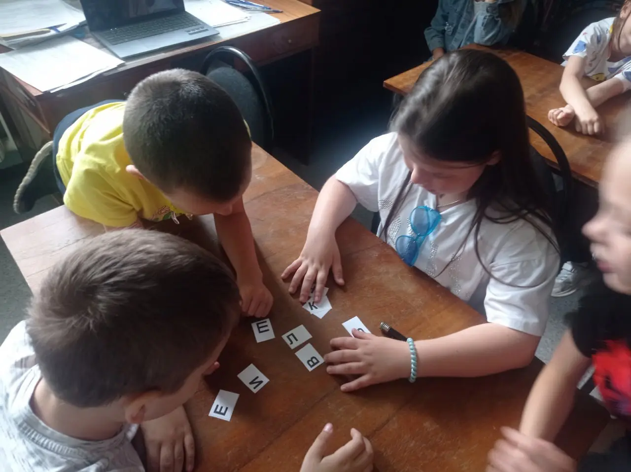 Цикл мероприятий "Лето на страницах книг" для учащихся пришкольных лагерей: Урок-предупреждение "Цена зависимости — жизнь"