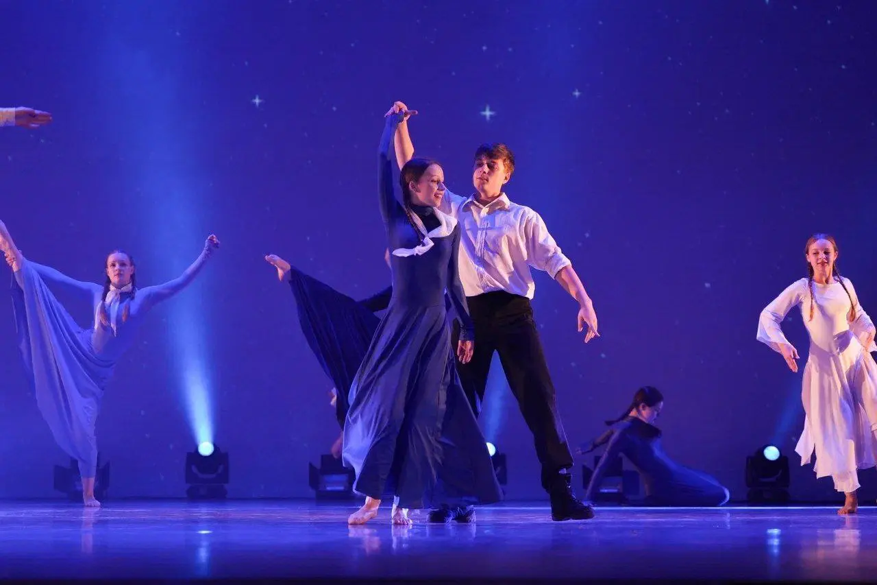 Губернаторский бал в Иркутске: вручение золотых медалей «За высокие достижения в обучении»