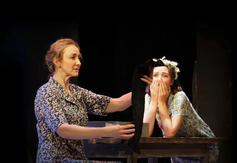 Спектакль «Заходите, раз пришли»