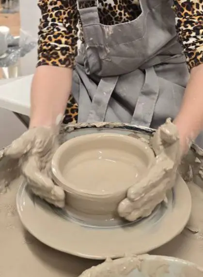 Окунуться в мир творчества и глины