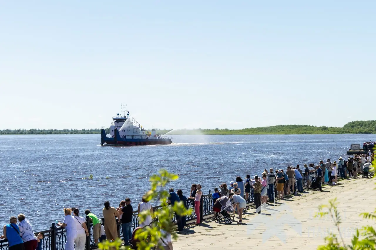 Парад судов в Ханты-Мансийске