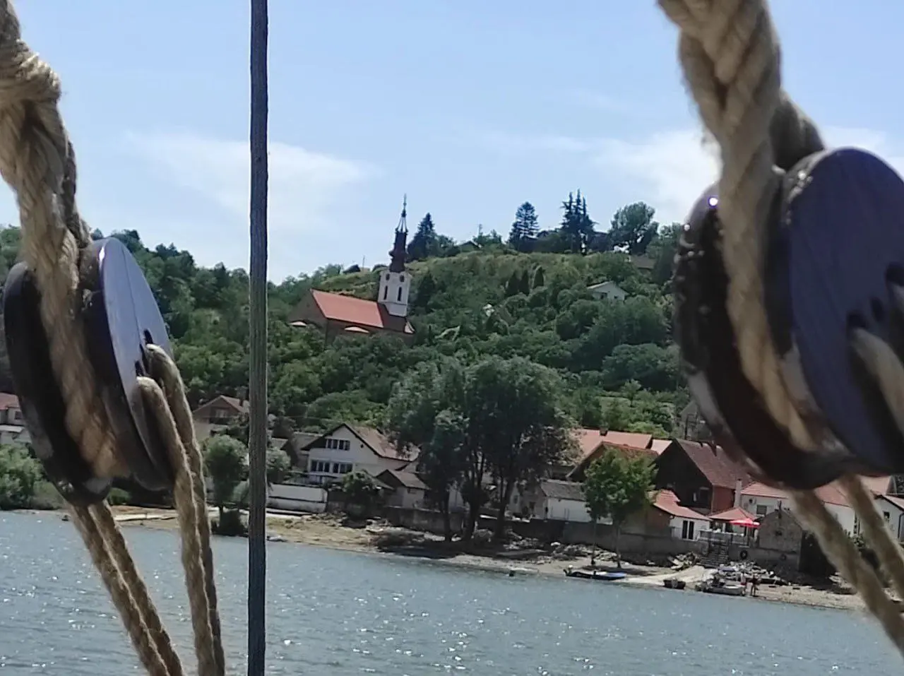 тур по Дунаю и Тисе (речная прогулка с купанием и старинной винарией)