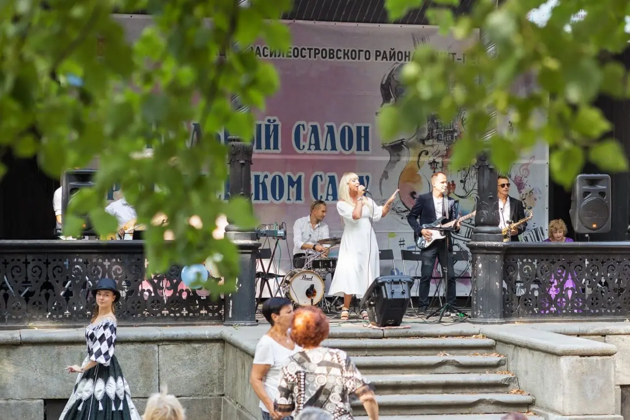 Музыкальный салон в Румянцевском саду