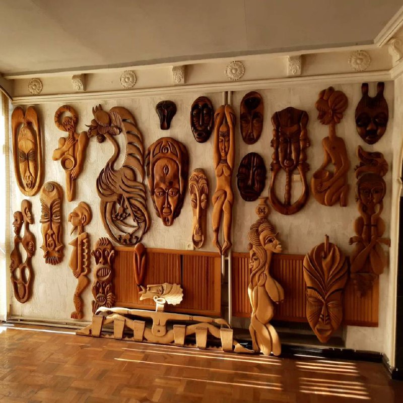 Идём изучать экспонаты в необычной арт-галерее «А.А.С. Пластика в дереве»