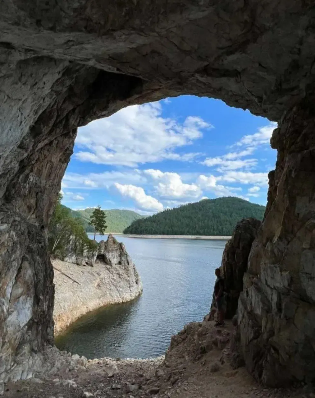 Прогулка на катере по красноярскому морю