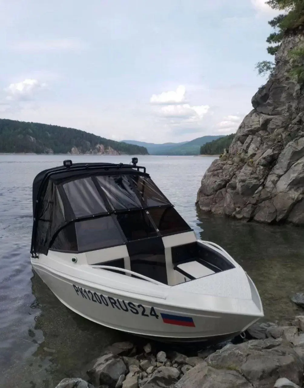 Прогулка на катере по красноярскому морю