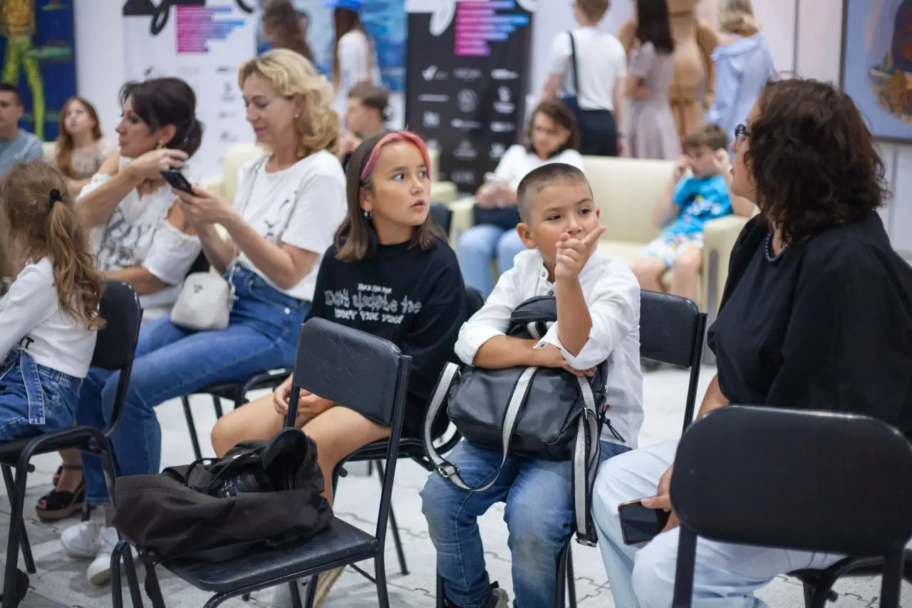 Демонстрационные мастер-классы по каллиграфии и живописи в "Титовой Арене" 23 июля