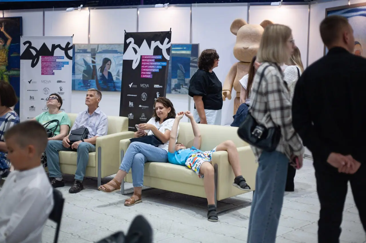 Демонстрационные мастер-классы по каллиграфии и живописи в "Титовой Арене" 23 июля