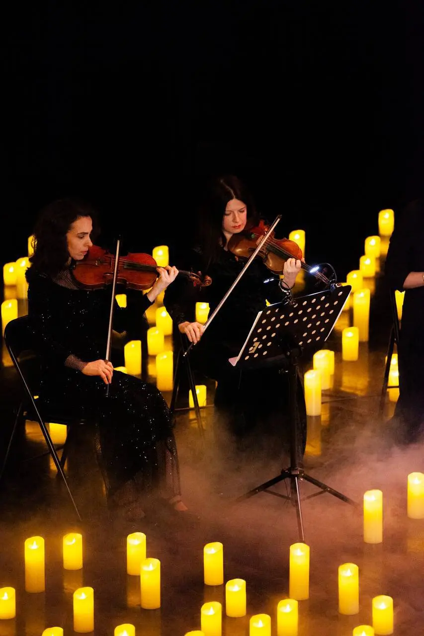 Симфонический концерт в окружении 1000+ свечей «Unisong. Знаменитые саундтреки из фильмов при свечах»