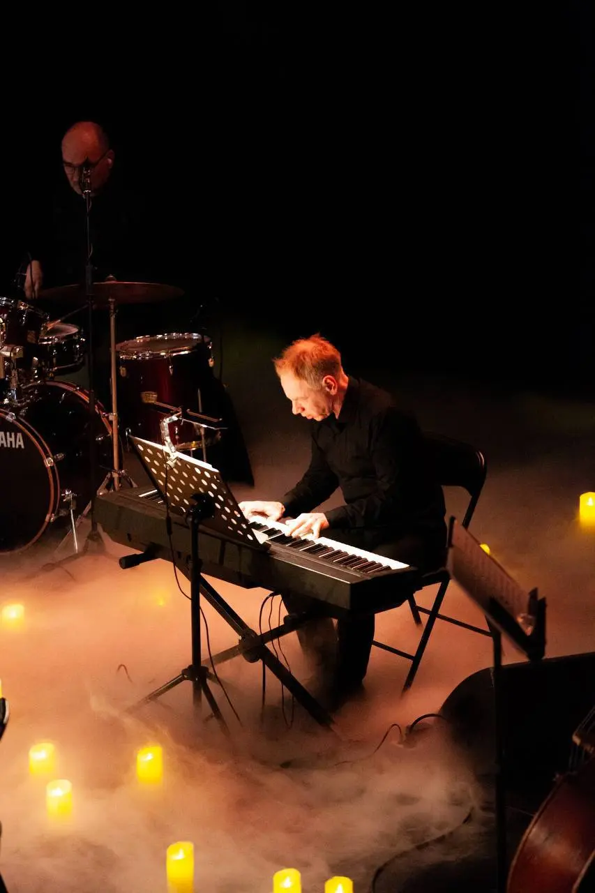 Симфонический концерт в окружении 1000+ свечей «Unisong. Знаменитые саундтреки из фильмов при свечах»