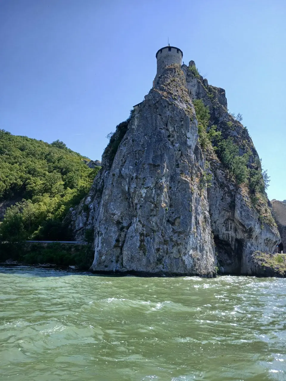 экскурсия по Дунаю: Голубацкая и Смедеревская крепости, Джердап, речная прогулка