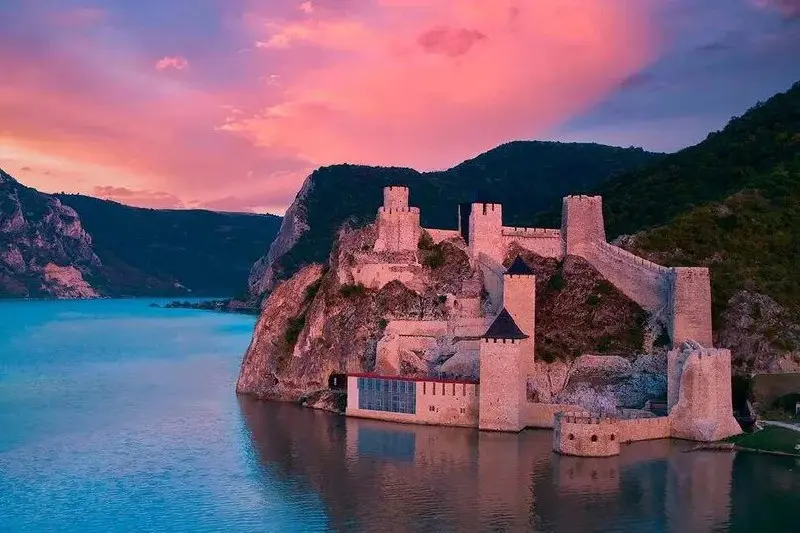 экскурсия по Дунаю: Голубацкая и Смедеревская крепости, Джердап, речная прогулка