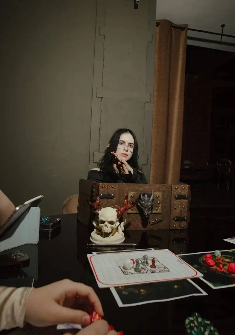 DUNGEONS & DRAGONS