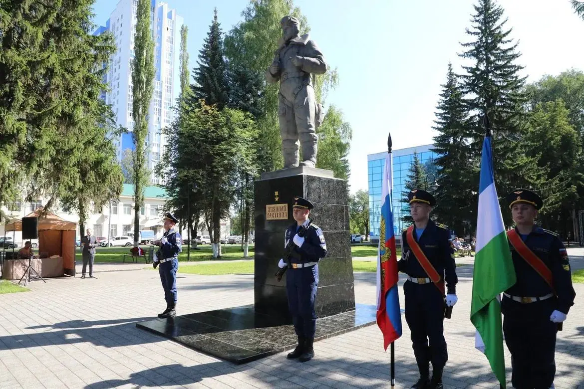 Ратмир Мавлиев: «К 80-летию Великой Победы и 100-летию ОДК-УМПО обновили Сквер имени Николая Гастелло