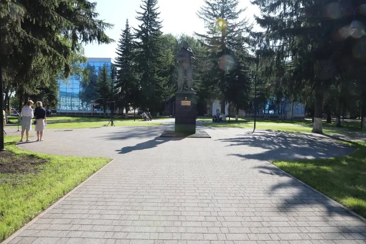 Ратмир Мавлиев: «К 80-летию Великой Победы и 100-летию ОДК-УМПО обновили Сквер имени Николая Гастелло