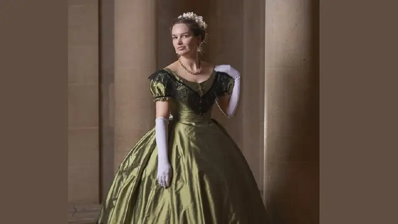 Лекция реконструктора Эгле Куките о моде XIX века и кринолинах