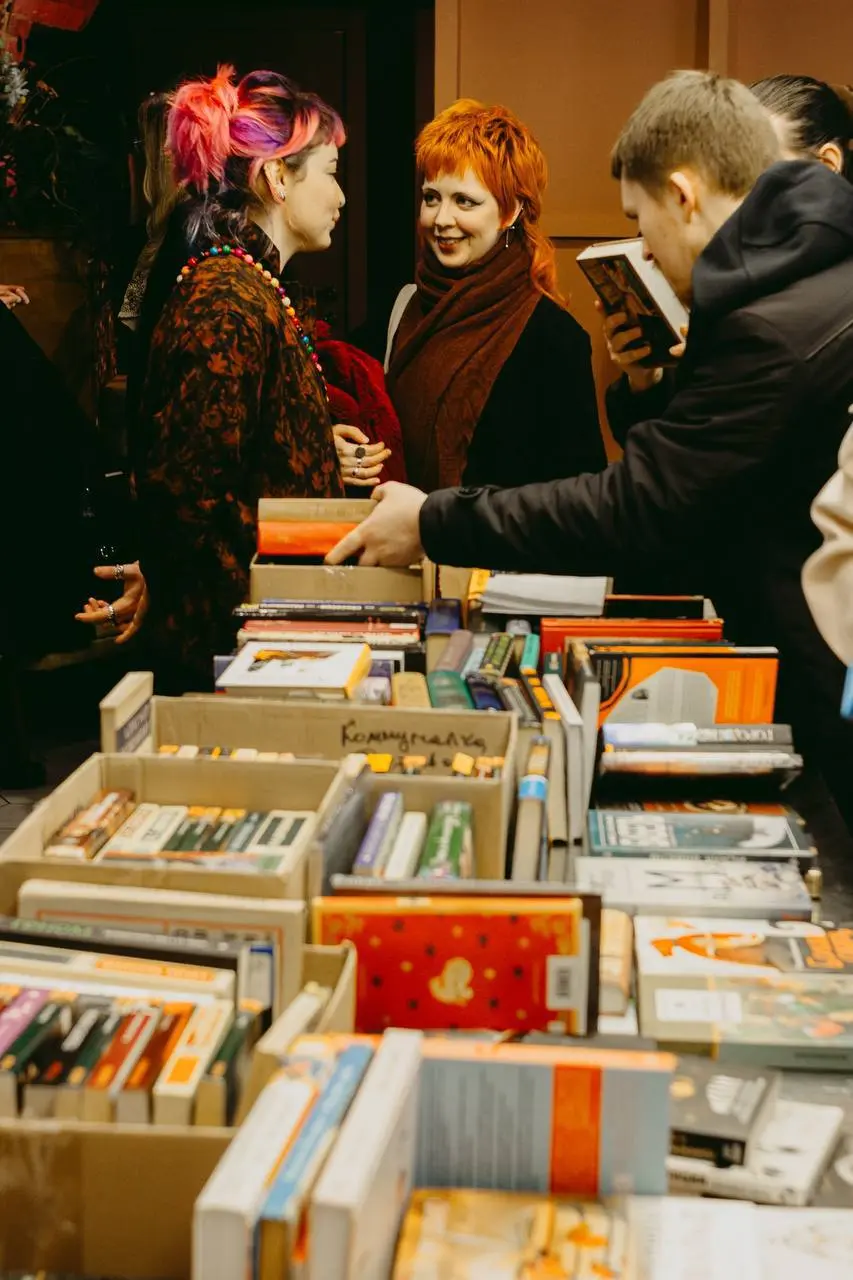 Книжный фестиваль «Коммуналка» в Кофейне «Хаос»