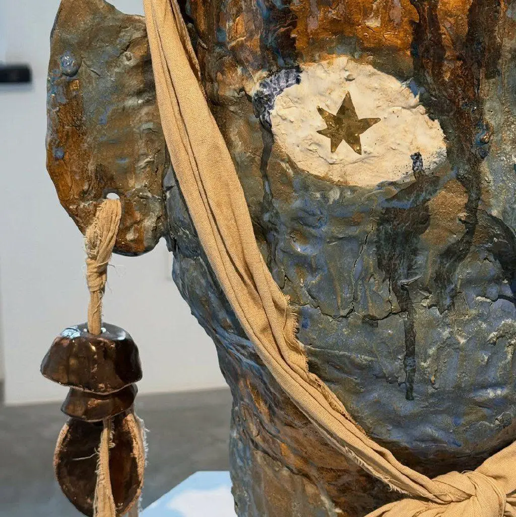 Выставка «Если нашел перо» в MYTH Gallery