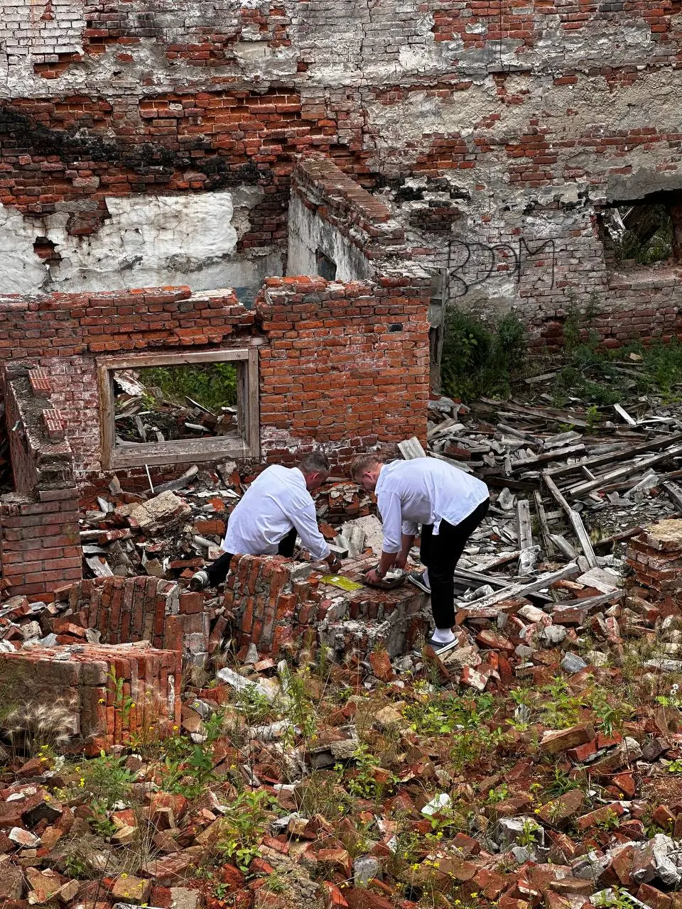 Выбрались с шефами на заброшку, поснимать контент для одного интересного мероприятия