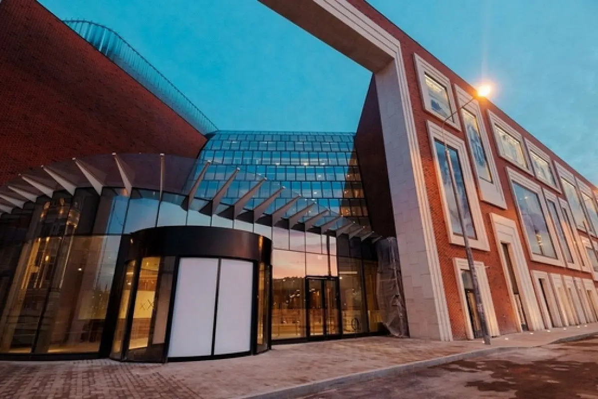 Концерт в Третьяковке на Кадашевской набережной