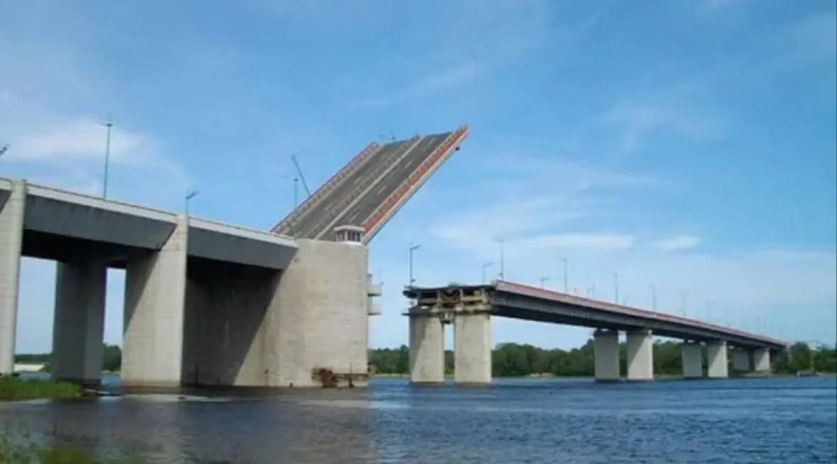 Ладожский мост разведут 24 июля