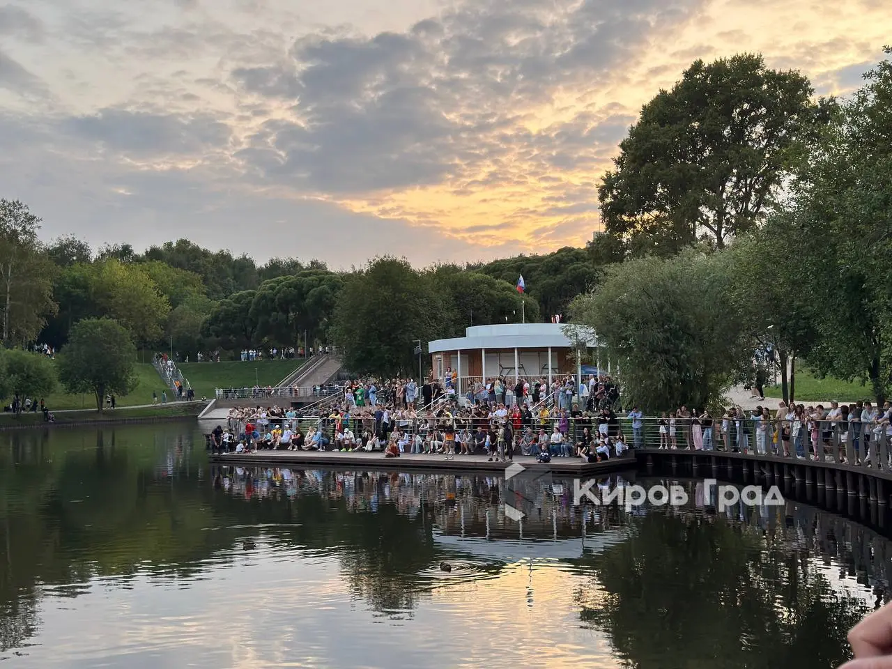 Новое мероприятие в парке у цирка (поющие фонтаны)