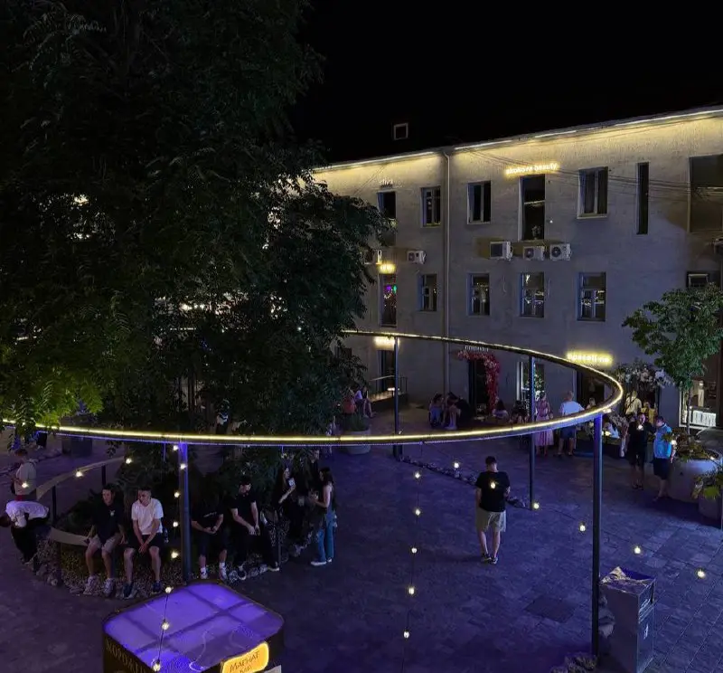 От блюза до свинга: джазовый вечер под открытым небом в INSIDE🎷