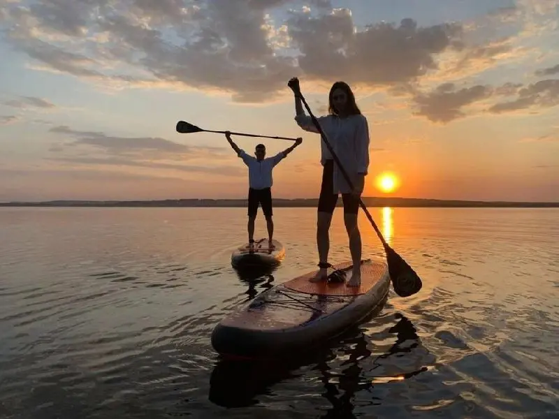 романтическое свидание на SUP-досках