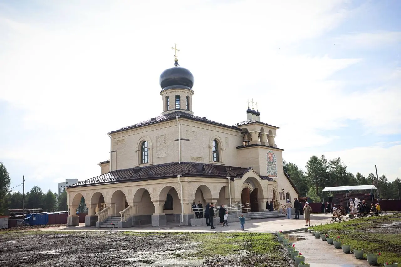 Северное русское зодчество в Нерюнгри. Большое освящение Никольского храма