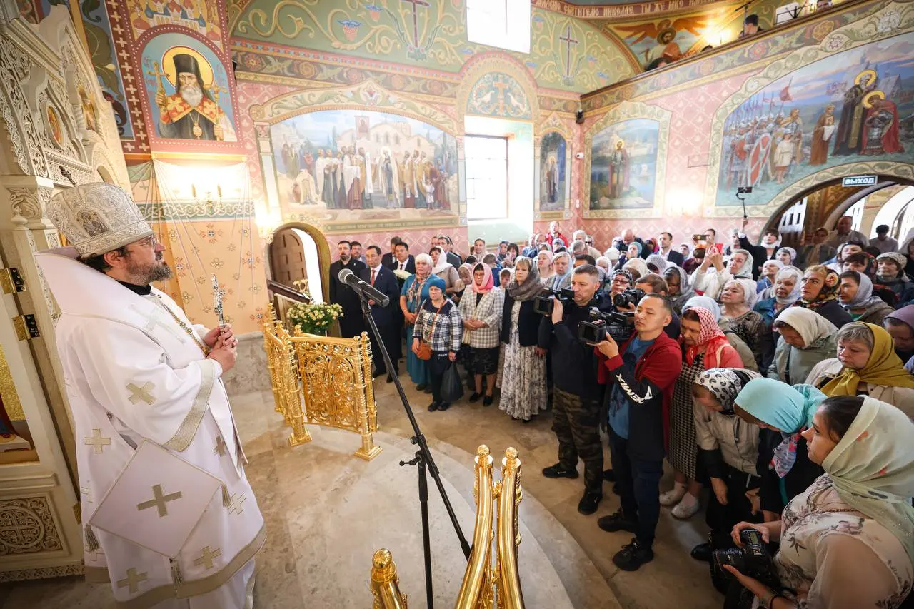 Северное русское зодчество в Нерюнгри. Большое освящение Никольского храма