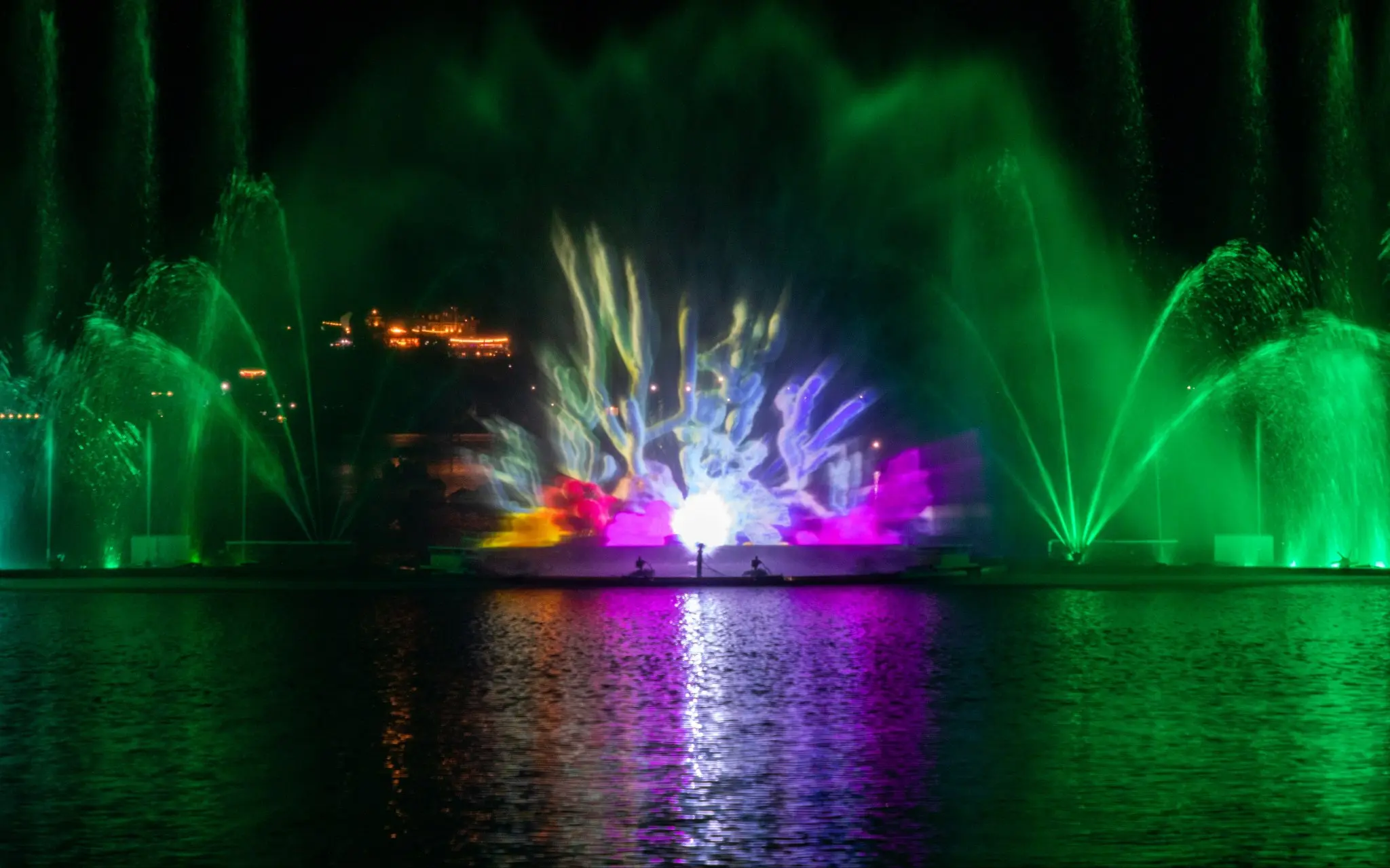 Шоу фонтанов в Абрау-Дюрсо