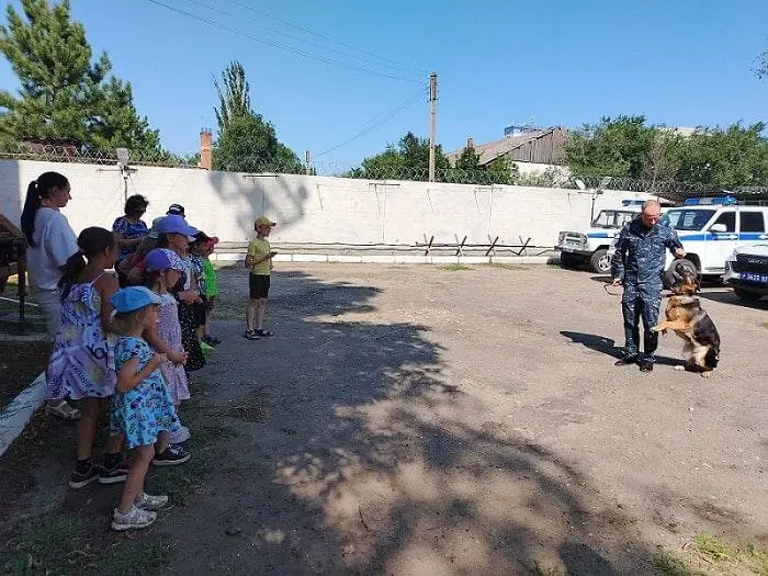 Экскурсия по отделу полиции для воспитанников реабилитационного центра