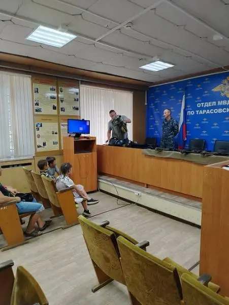 Экскурсия по отделу полиции для воспитанников реабилитационного центра